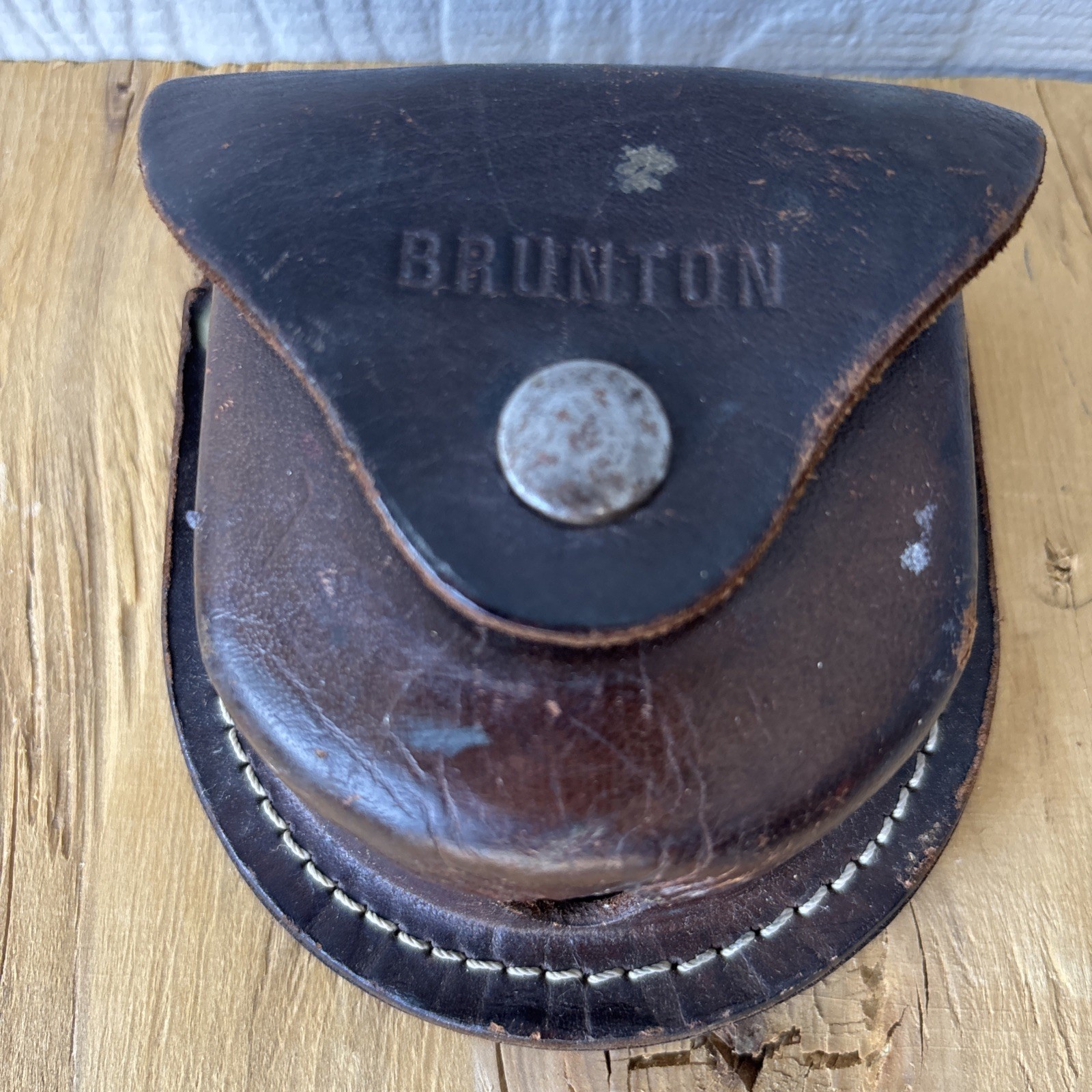 VINTAGE BRUNTON COMPASS POCKET TRANSIT COMPASS W/ ORIGINAL LEATHER CASE
