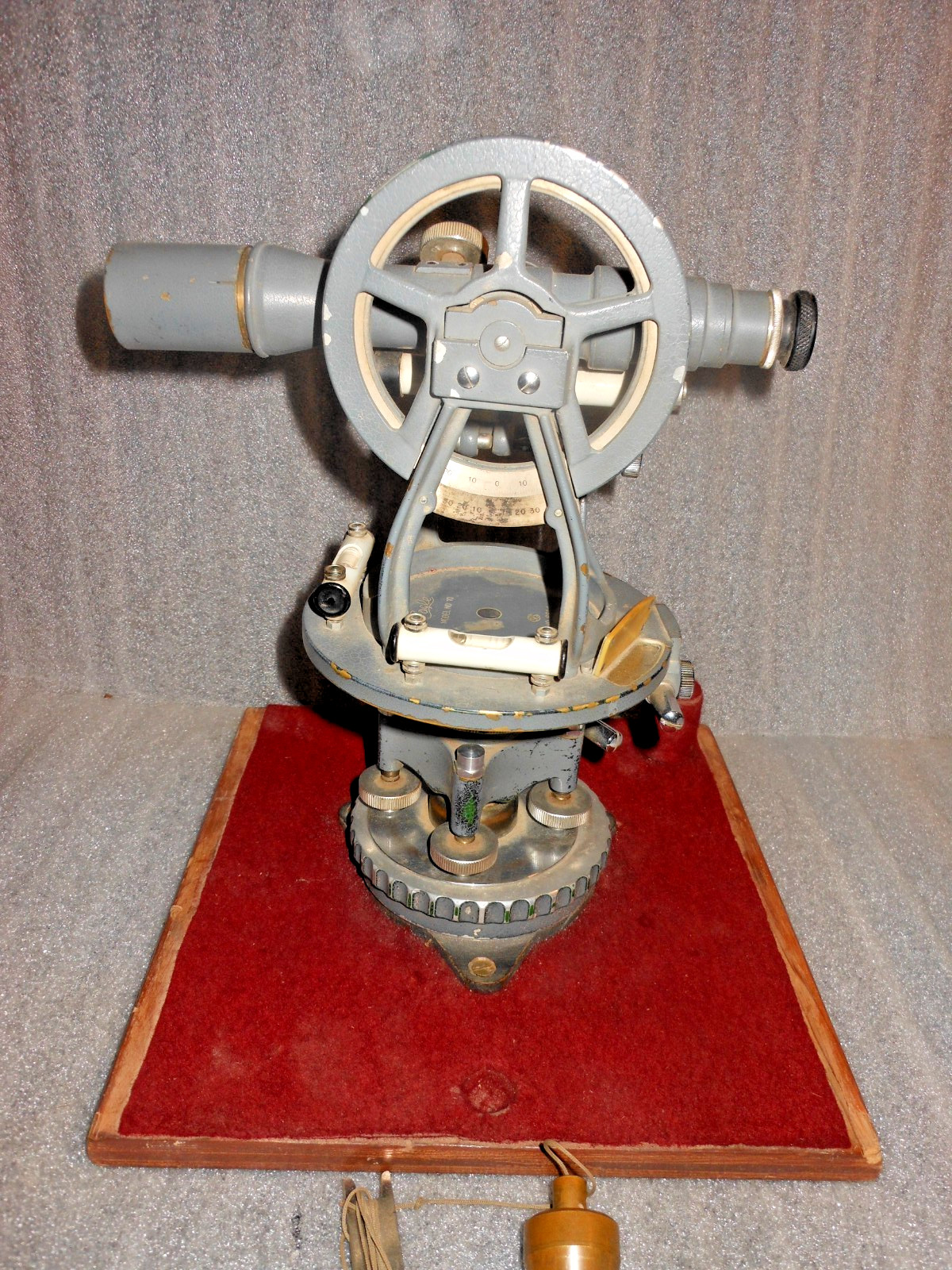 Vintage Eagle Model 10 Surveyor Transit Level w/Oak Carry Case made in Japan