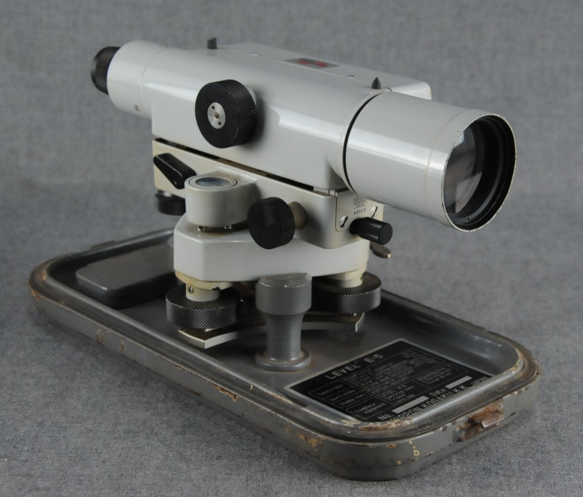 Vintage 1967 Nikon LEVEL E5 25x magnification Surveying equipment Made in Japan