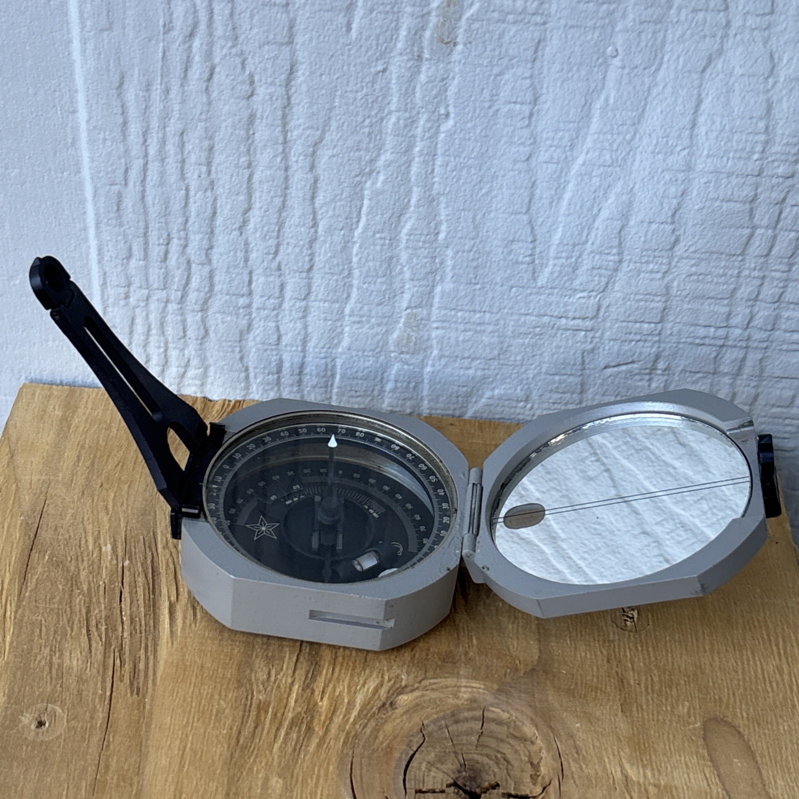 VINTAGE BRUNTON COMPASS POCKET TRANSIT COMPASS W/ ORIGINAL LEATHER CASE