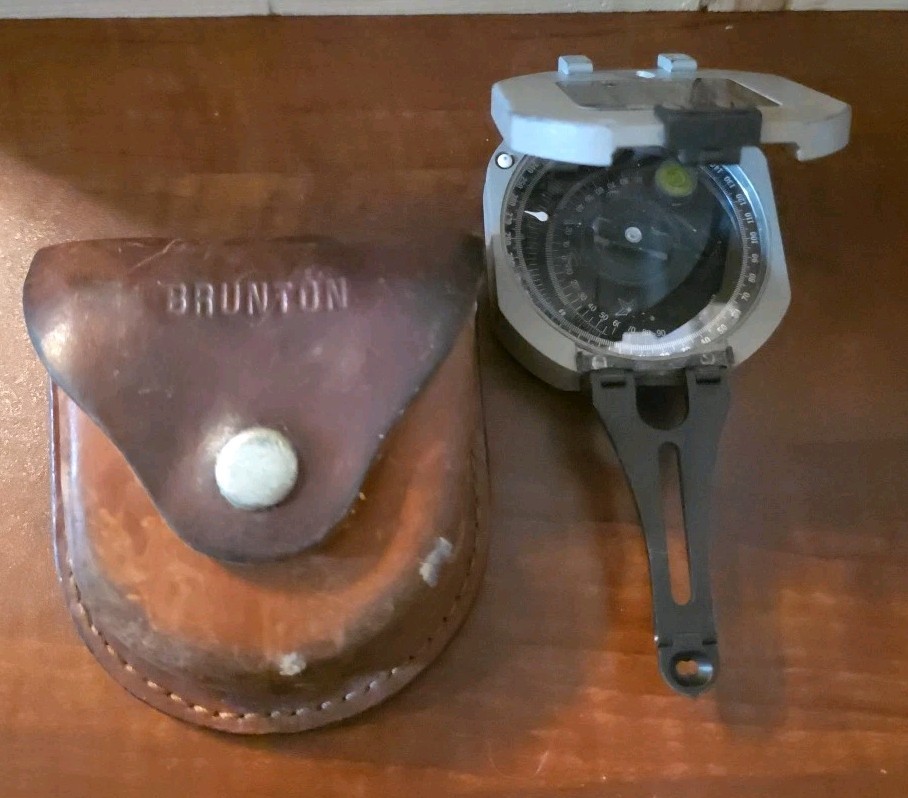 Brunton Classic Pocket Transit Compass w/Leather Case Wyoming USA