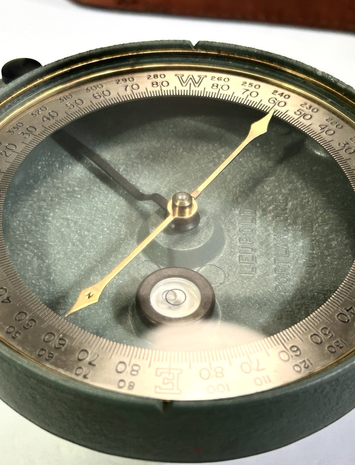 VTG Leupold Forester Compass w/ Leather Case • Portland Ore • Works Perfect
