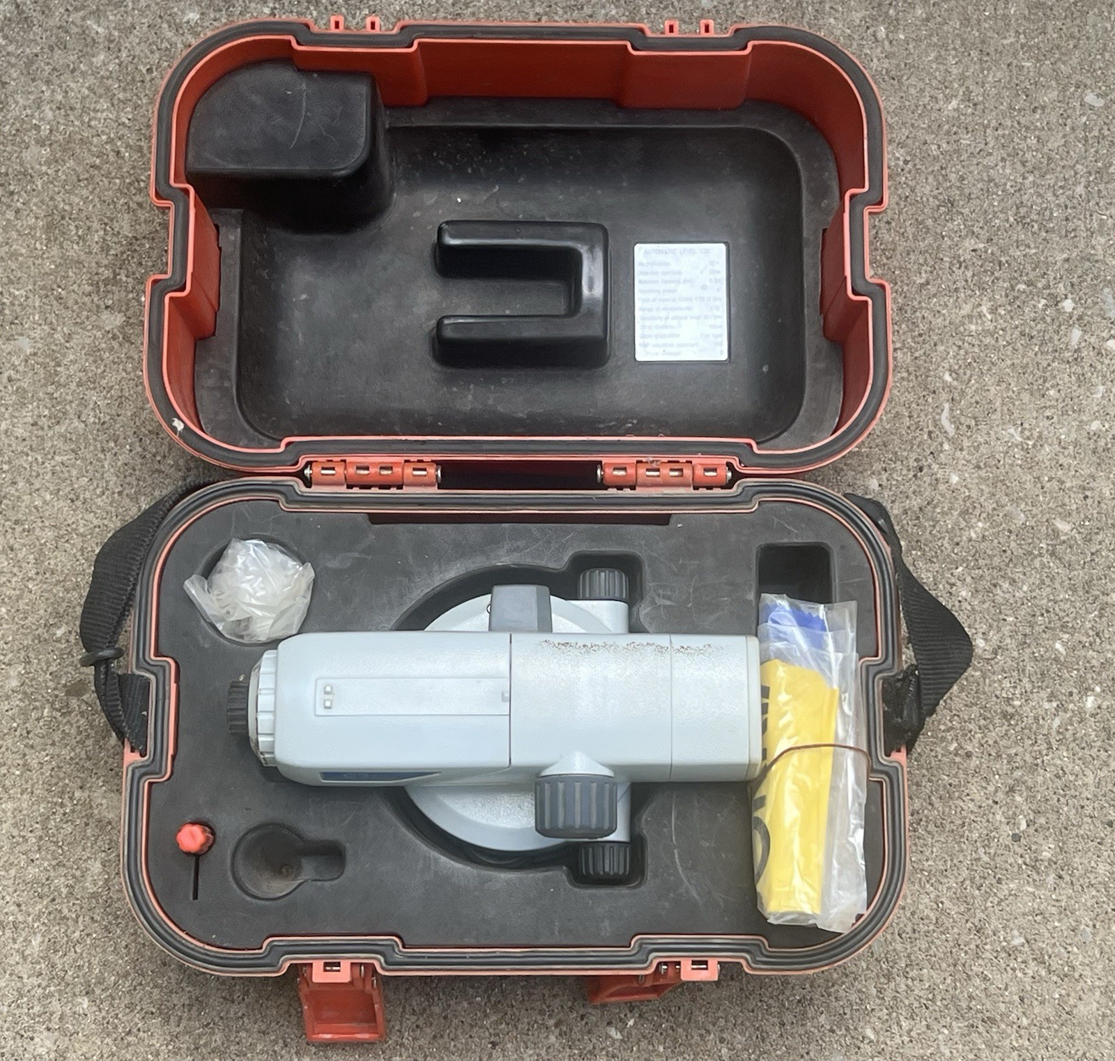 Sokkia C32 Automatic Level Surveying Instrument with Hard Case – Made in Japan