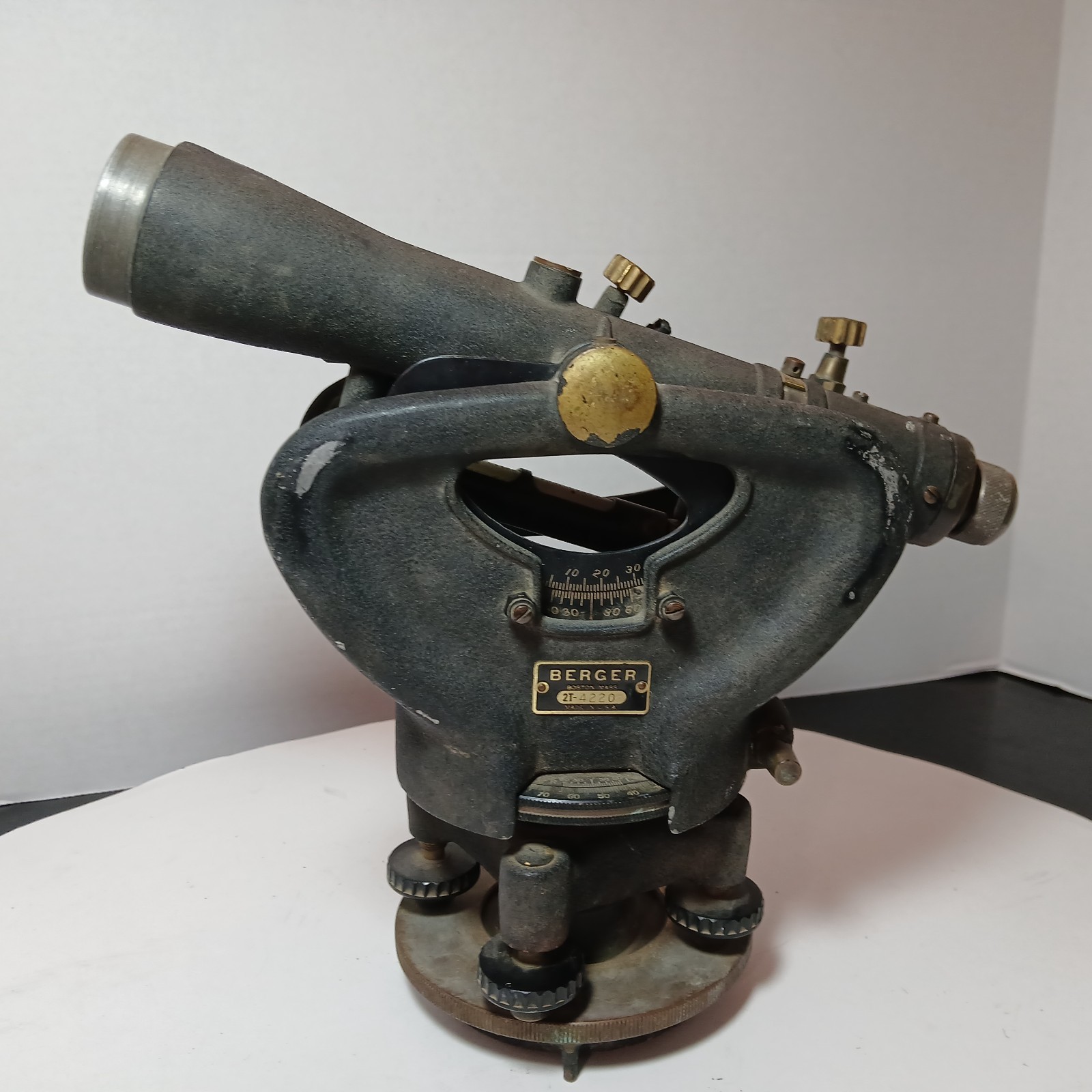 Vintage Berger Engineering Instruments Surveying Transit 2T-4220
