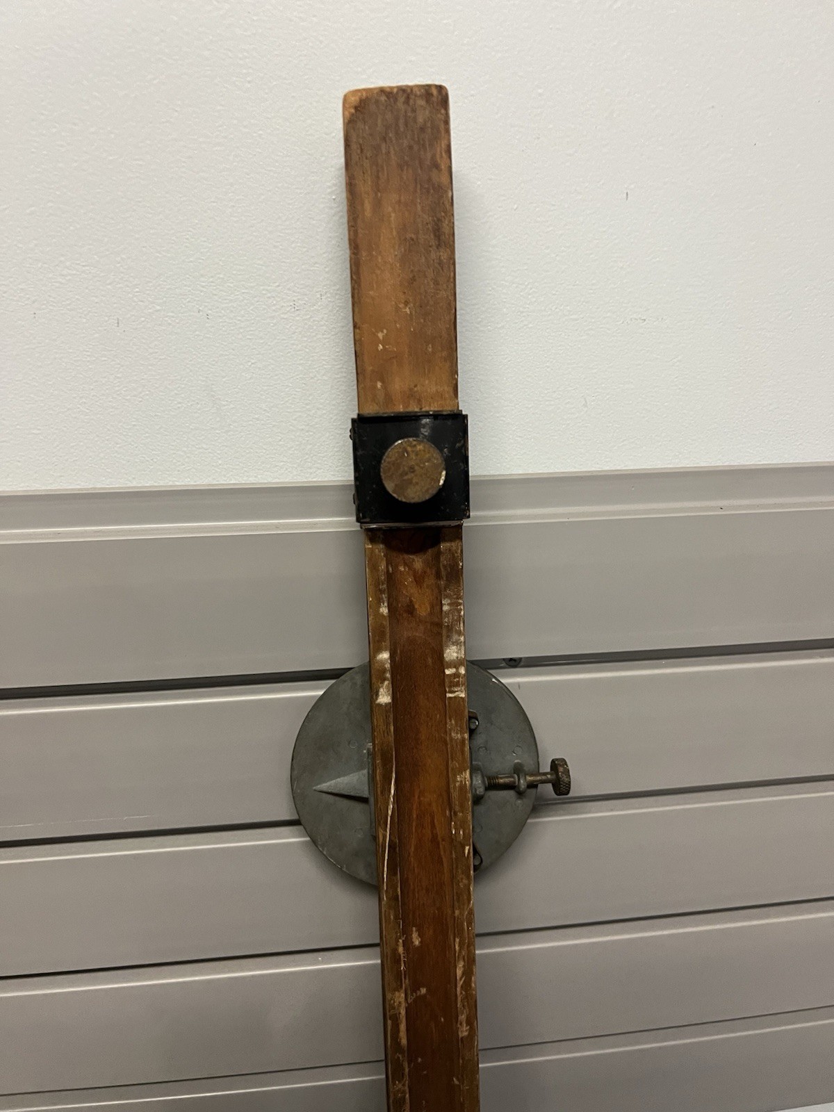 Vintage 9 Ft WOOD MEASURING STICK grade rod rule surveying story pole industrial