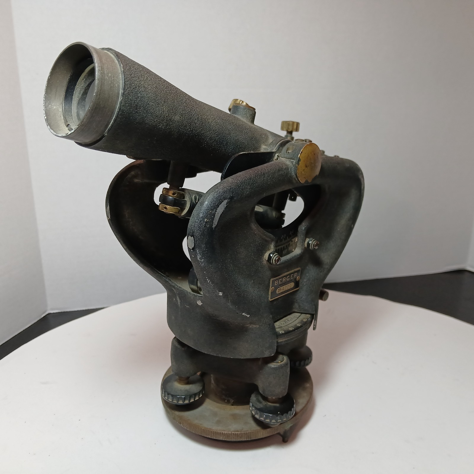 Vintage Berger Engineering Instruments Surveying Transit 2T-4220