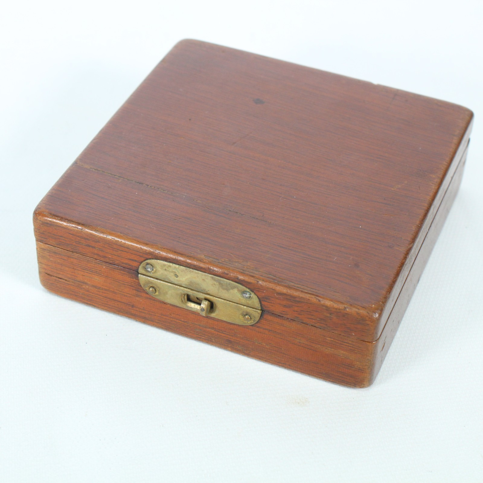 VINTAGE KEUFFEL & ESSER CO COMPASS IN HARDWOOD CASE W/CLASP, 3″ DIA, 3.75″x3.75″