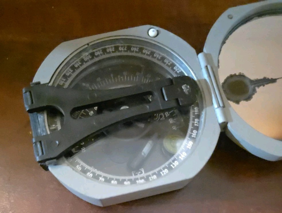 Brunton Classic Pocket Transit Compass w/Leather Case Wyoming USA
