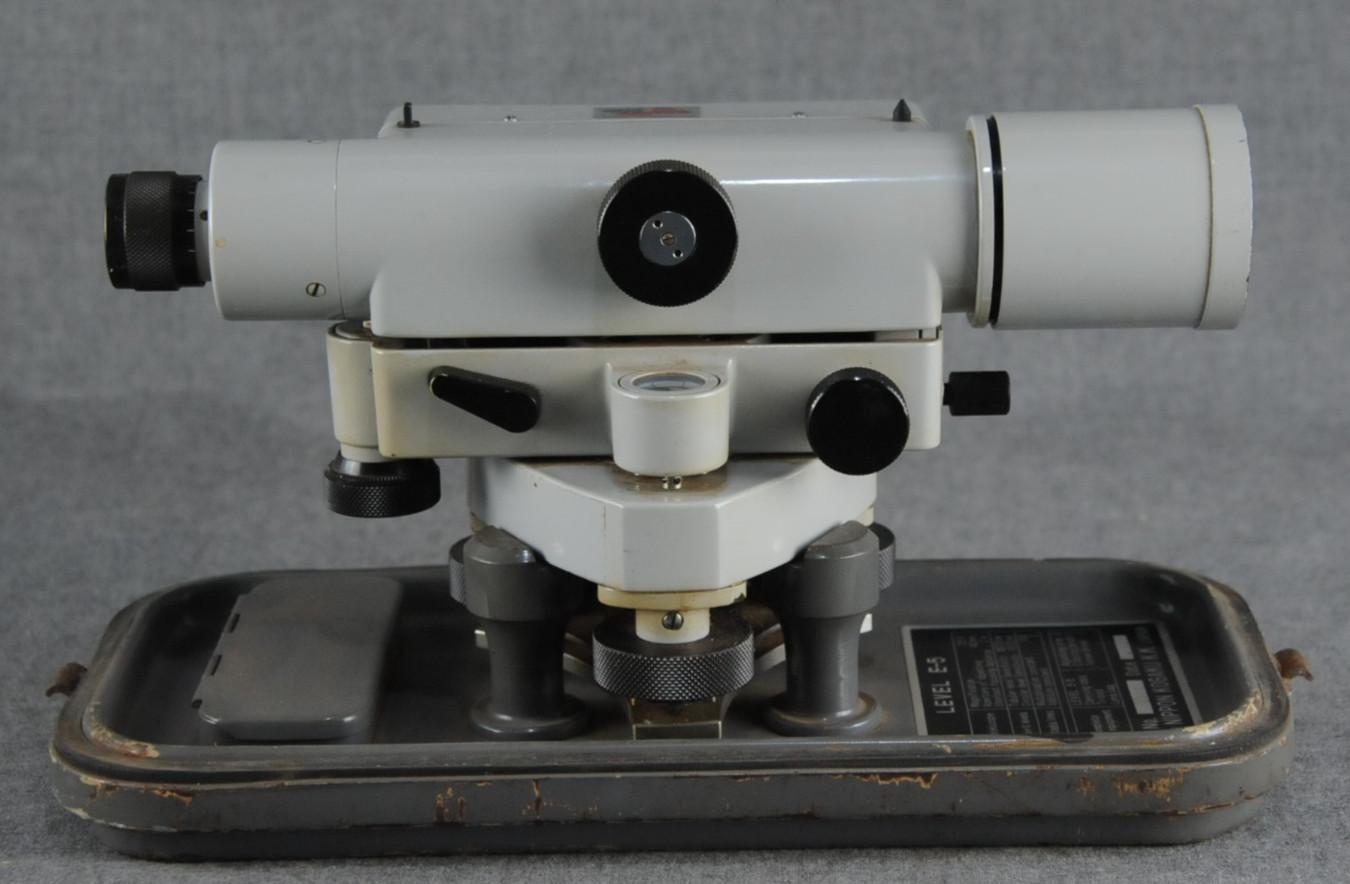 Vintage 1967 Nikon LEVEL E5 25x magnification Surveying equipment Made in Japan